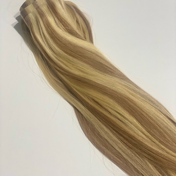 Clip-in Hair Extensions (100% Human Hair) - Picture 6 of 6